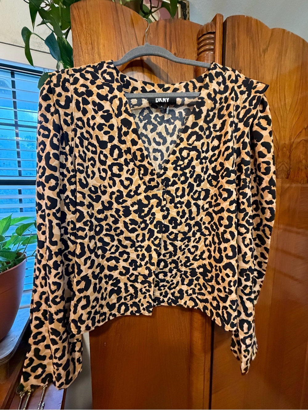 DKNY Leopard Print Puff Shoulder V Neck Blouse Top Size XL